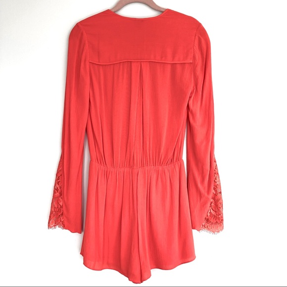 🔥Host Pick🔥Long Sleeve Summer Romper by Guess - Picture 4 of 8